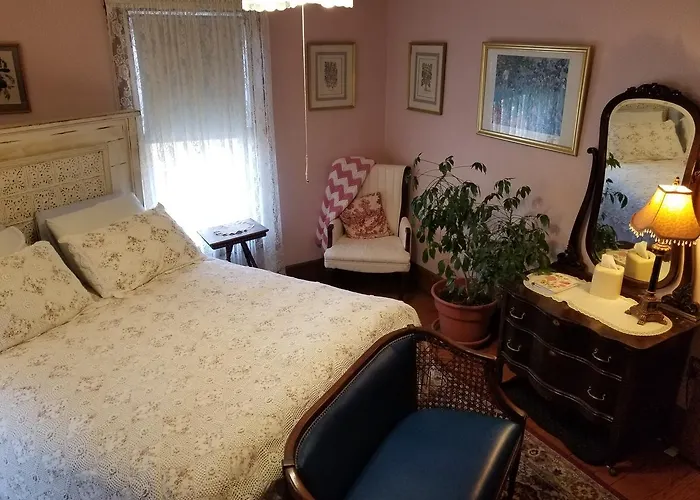 Rose & Thistle Bed & Breakfast