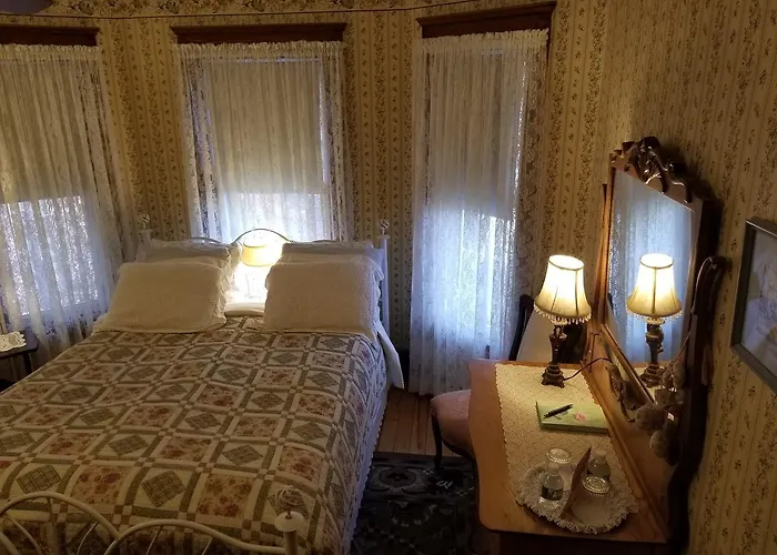 Rose & Thistle Bed & Breakfast